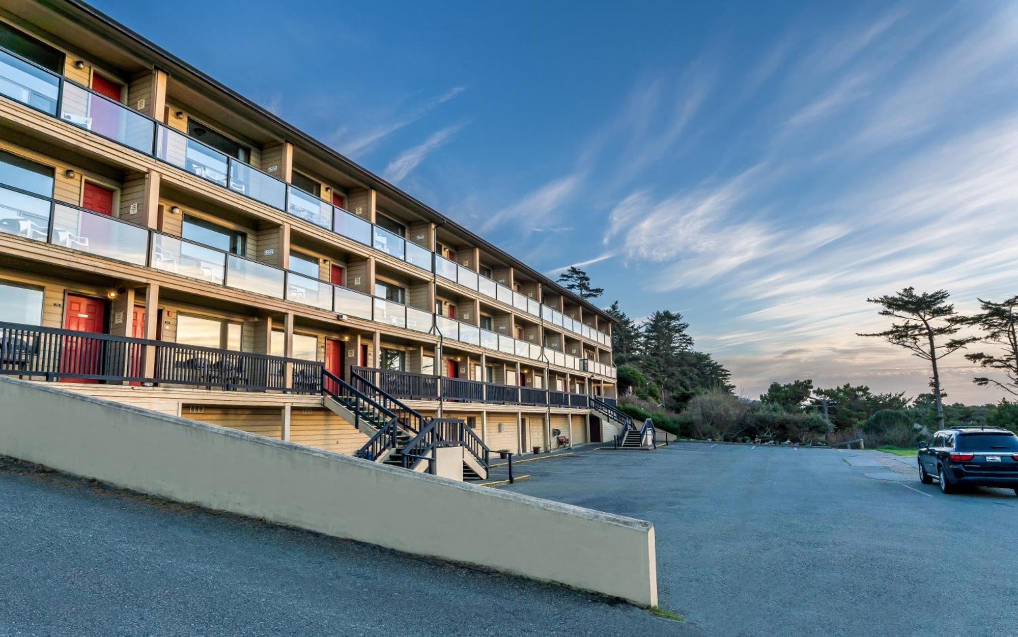 Gold Beach Inn Bagian luar foto
