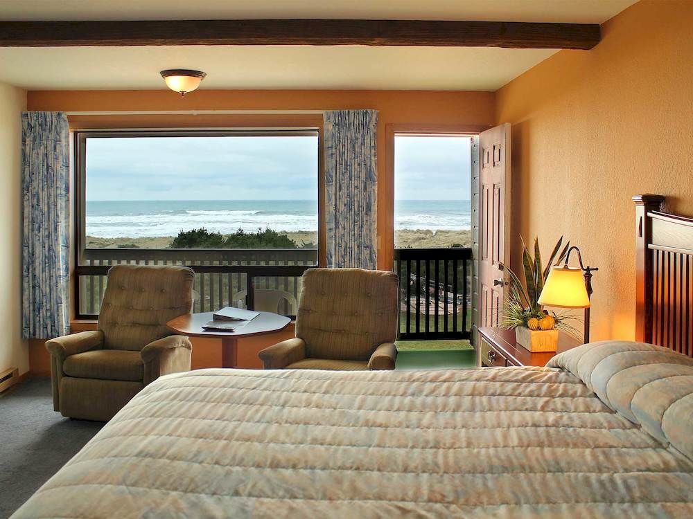 Gold Beach Inn Bagian luar foto