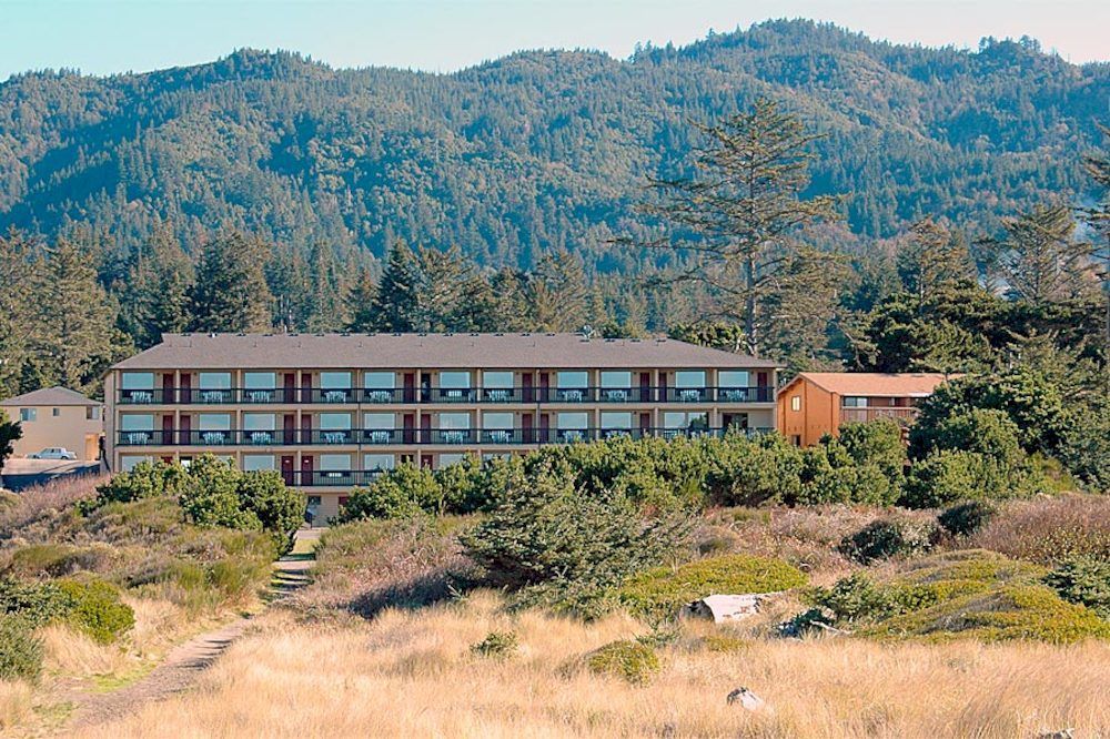 Gold Beach Inn Bagian luar foto