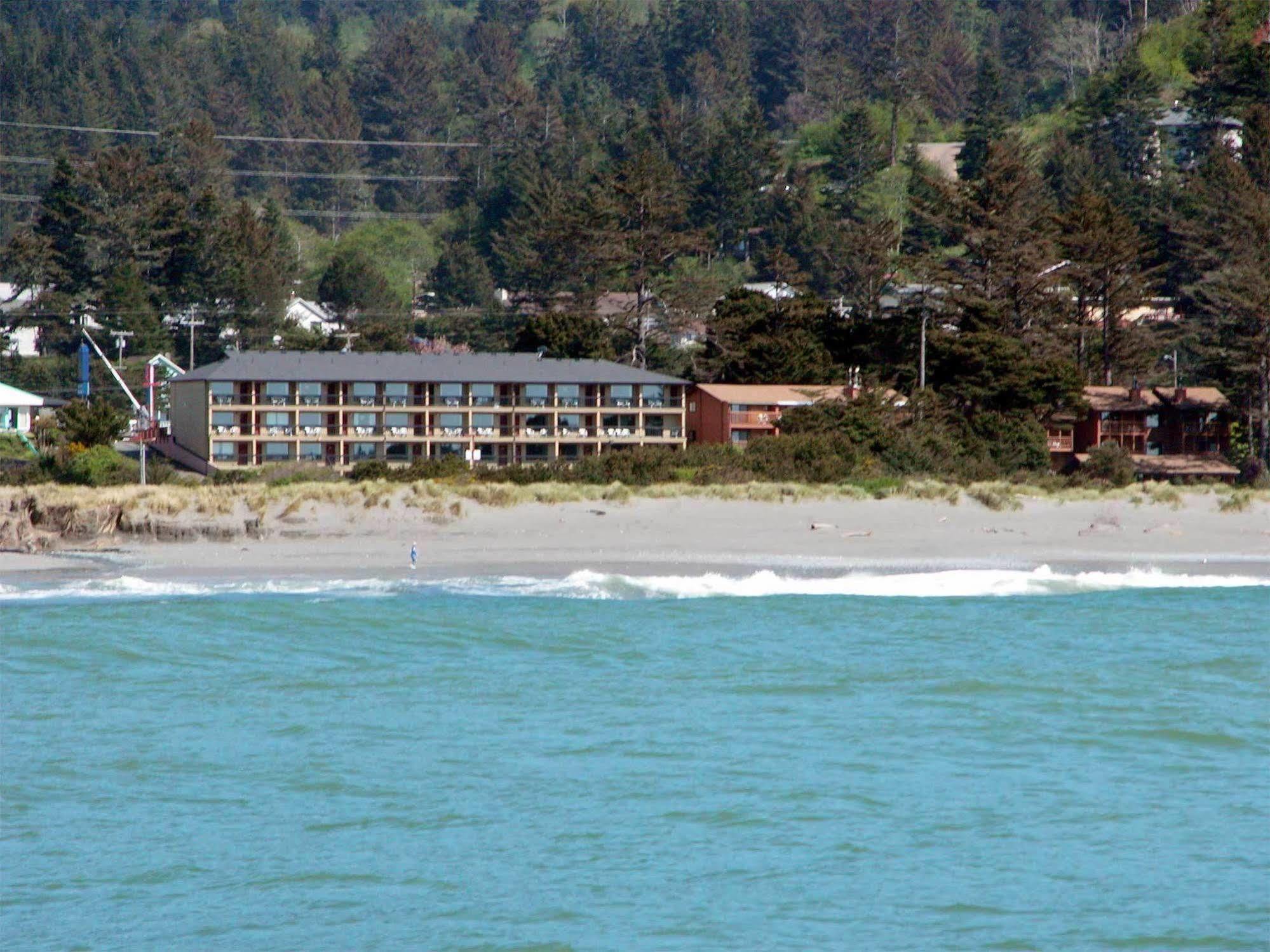 Gold Beach Inn Bagian luar foto