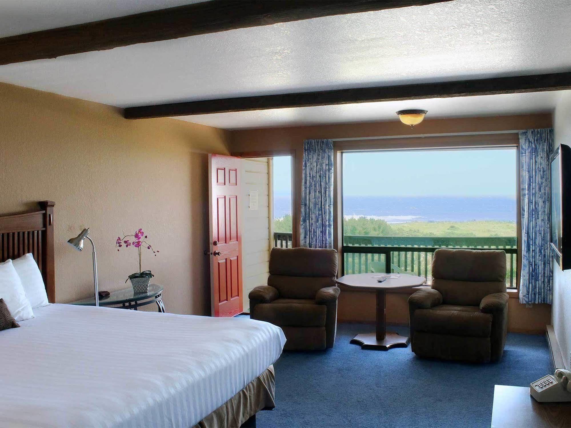 Gold Beach Inn Bagian luar foto